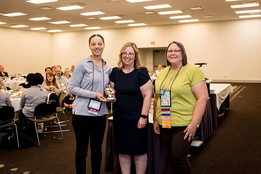 180-Kendall-Payton-Award-with-Natalie-and-Alaina-June-11-136 - Z8A 8156 web