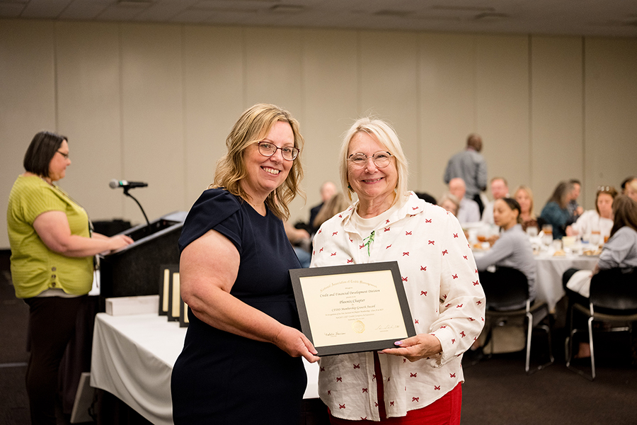 94-Membersip-Growth-Class-A-Phoenix-Ellen-Wodiuk-accepting-June-11-95 - Z8A 8054 web